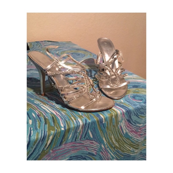 Silver prom shoes - Picture 1 of 1